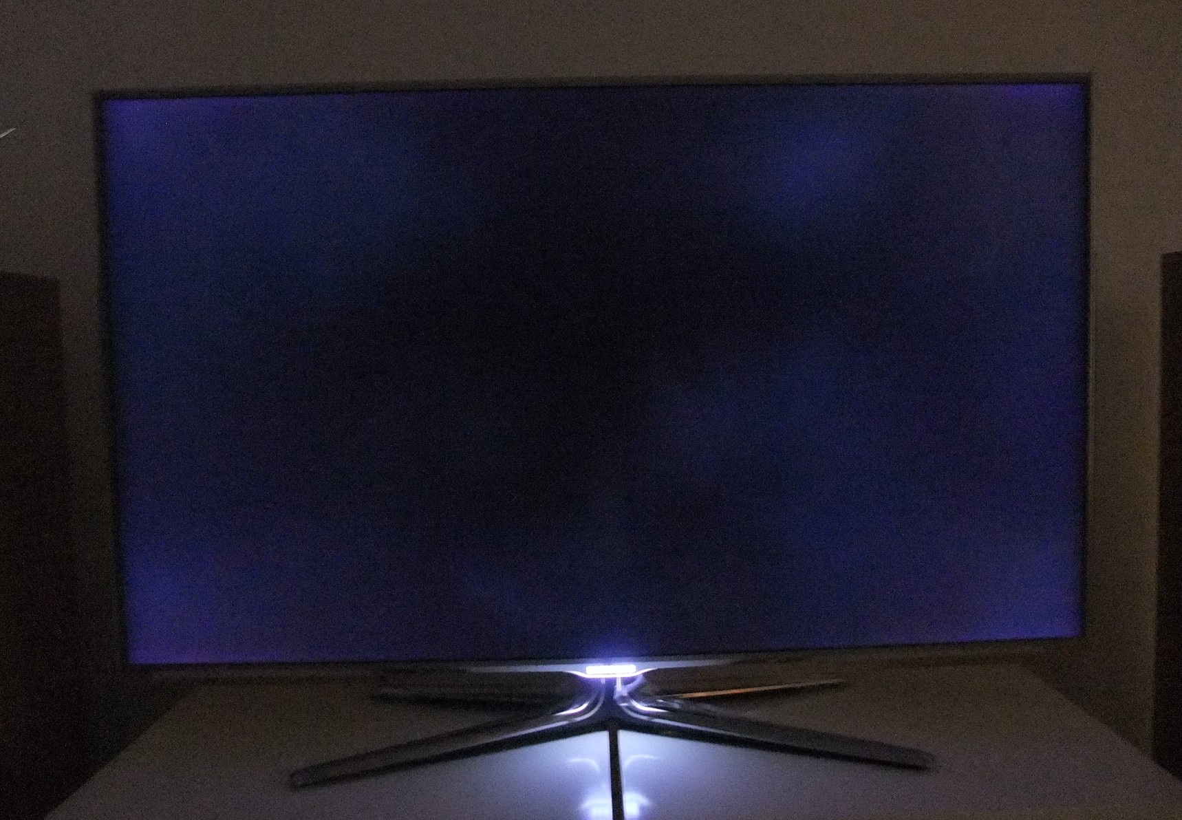 Блеклый экран. Телевизор самсунг черный экран. Samsung 40d6100sw. Самсунг 40 дюймов 6200 подсветка. Подсветка для телевизора LG 42lb.