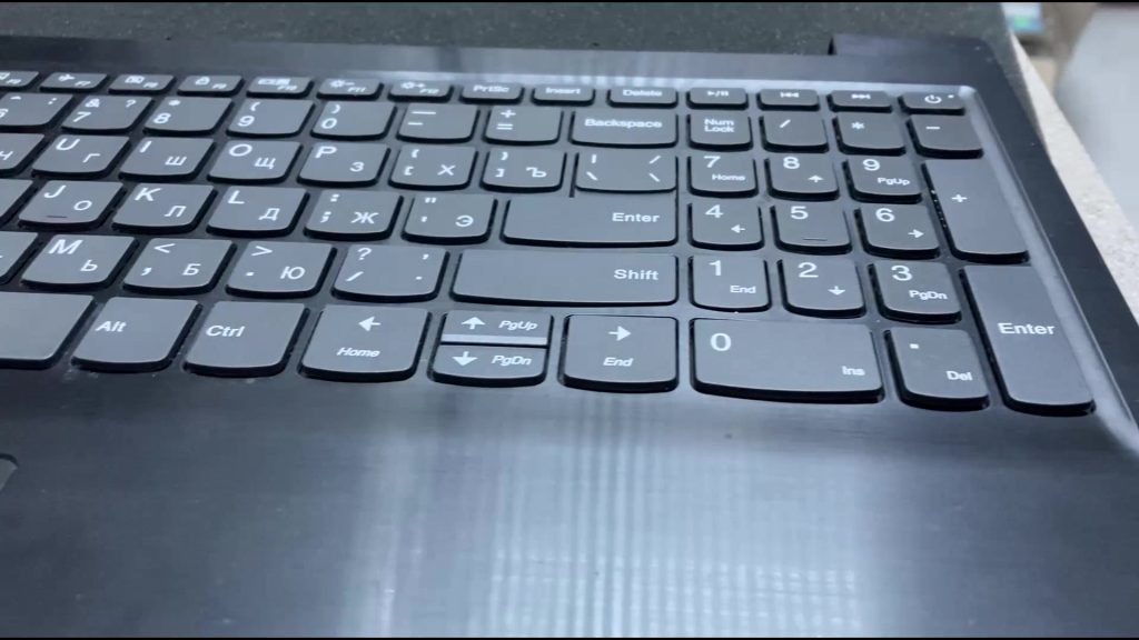 Ремонт ноутбуков Lenovo леново в сервисном центре мастерских быстрый ремонт качественный замена матрицы чистка замена клавиатуры кулеров корпуса восстановление